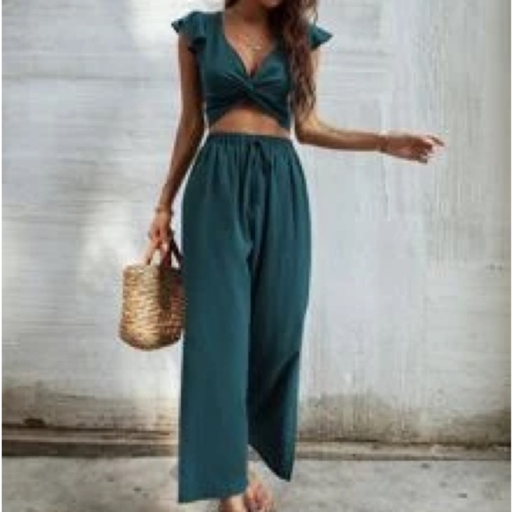 🌟SHEIN Ruffle Trim Twist Top with Pants🌟